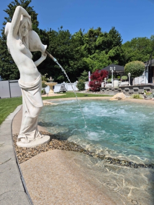 Gartenskulptur Brunnen